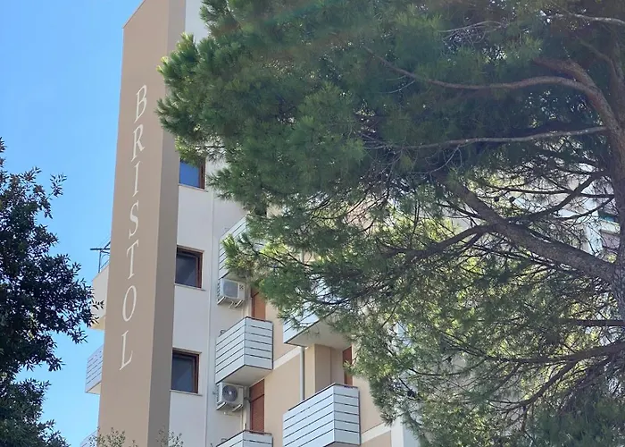 Bristol 아파트